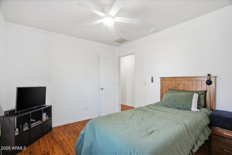 19-10330 N 86th Ave_RedHogMedia