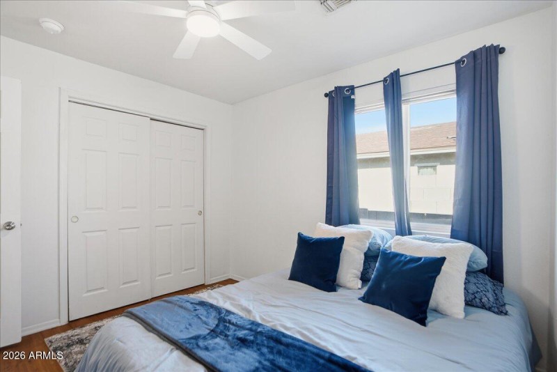 22-10330 N 86th Ave_RedHogMedia