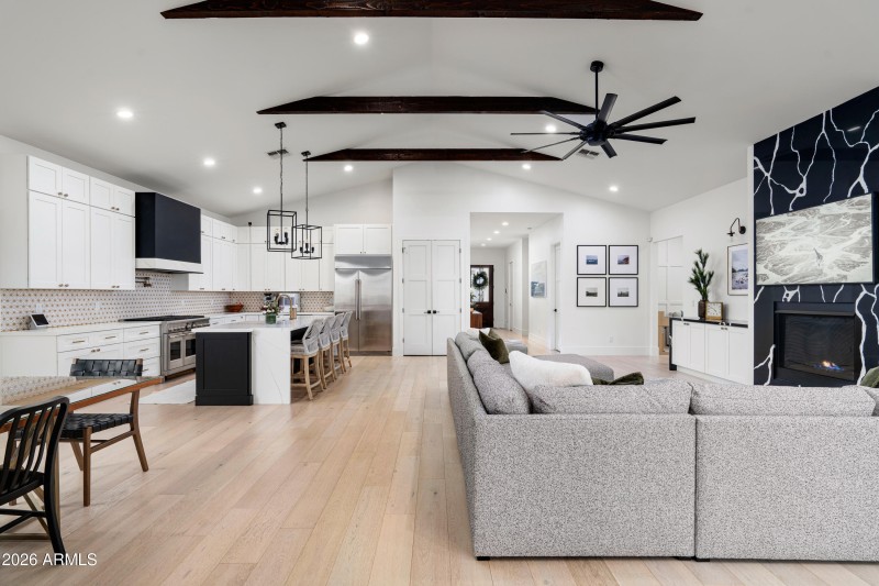 20-4223 N 41st Pl (22 of 64)