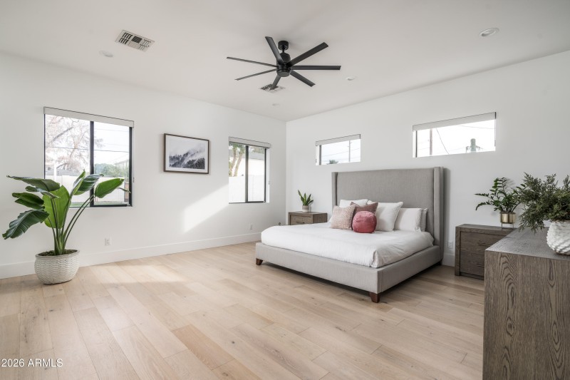 22-4223 N 41st Pl (24 of 64)