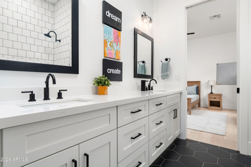 31-4223 N 41st Pl (35 of 64)