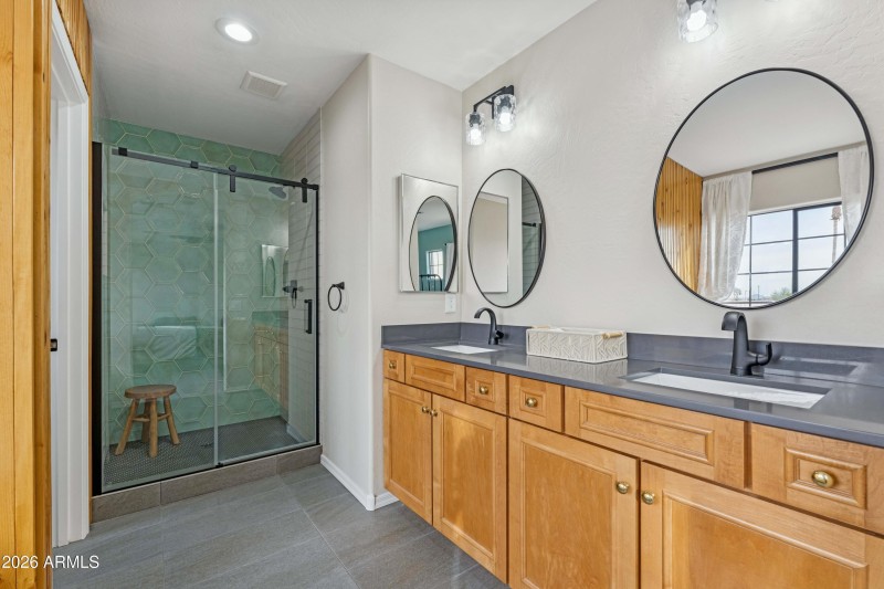 Primary Ensuite Bath, Alt View