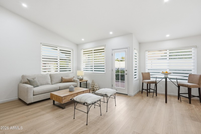 Family Room/Breakfast Nook