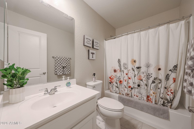 Main Floor Full Bath