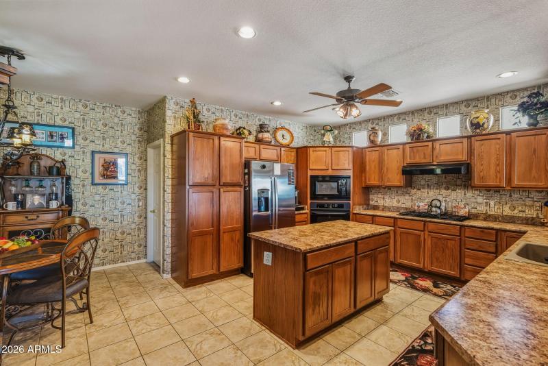 18-web-or-mls-Interior Done-31