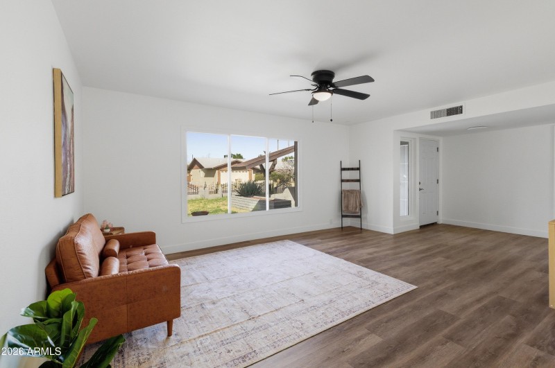 4813_W_Hayward_Ave_3