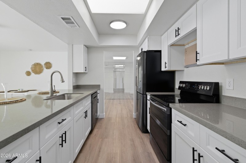 4813_W_Hayward_Ave_8