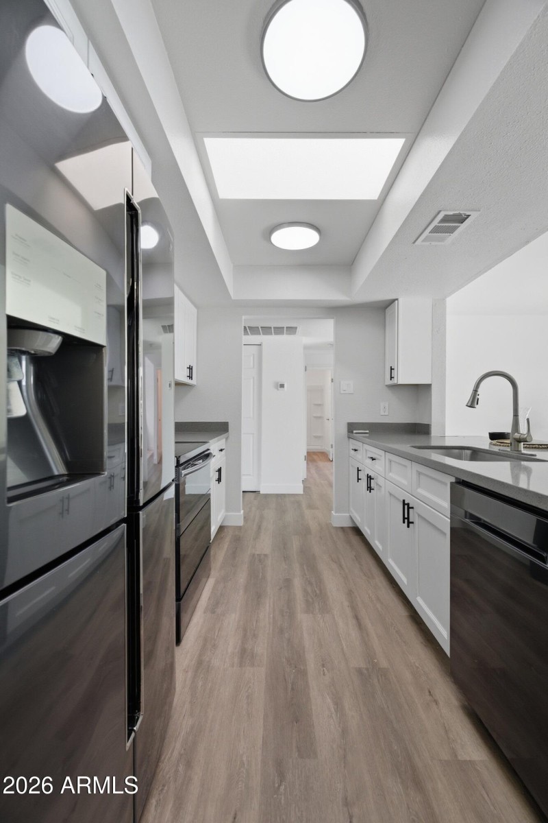 4813_W_Hayward_Ave_11