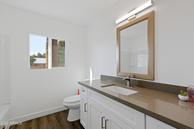 4813_W_Hayward_Ave_15