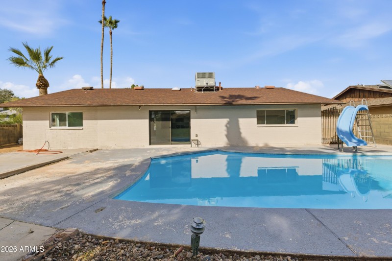 4813_W_Hayward_Ave_22