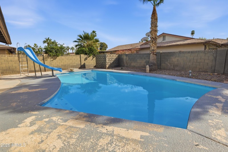 4813_W_Hayward_Ave_24