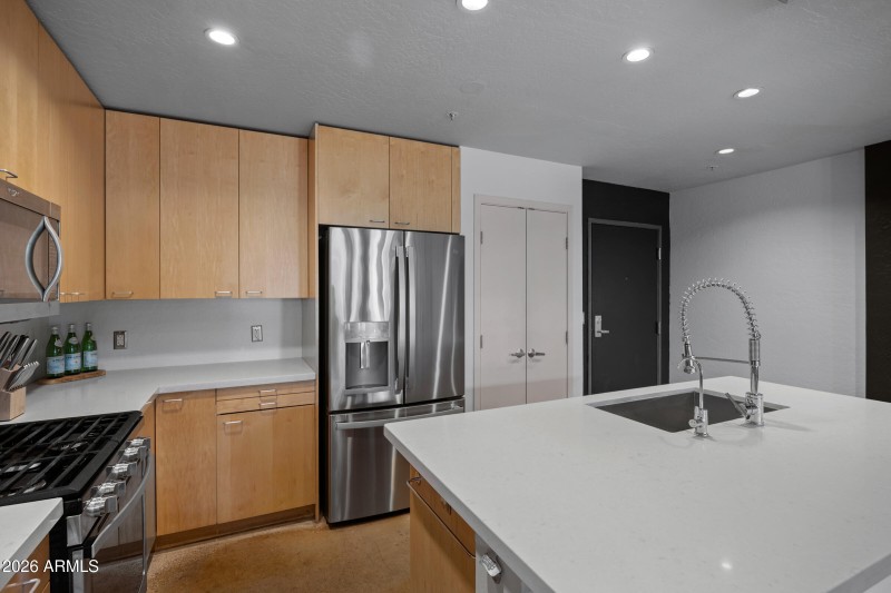 914 E Osborn Rd #216-6