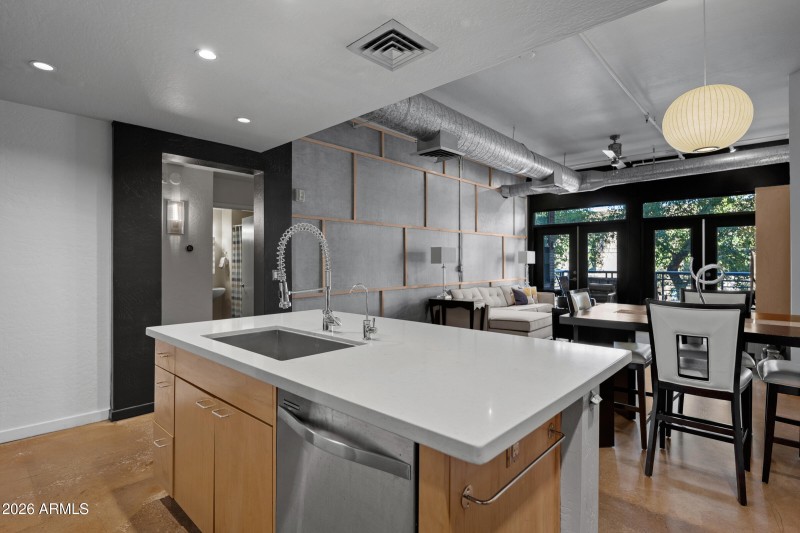 914 E Osborn Rd #216-7