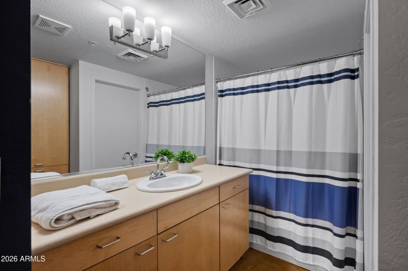 914 E Osborn Rd #216-18