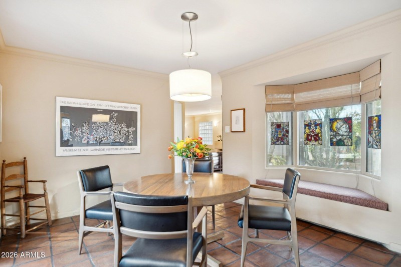 15-web-or-mls-146-e-mariposa-st