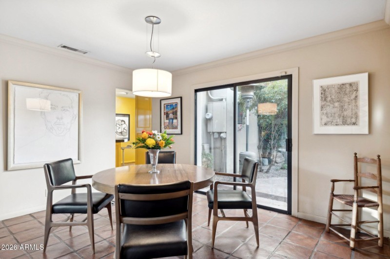 16-web-or-mls-146-e-mariposa-st