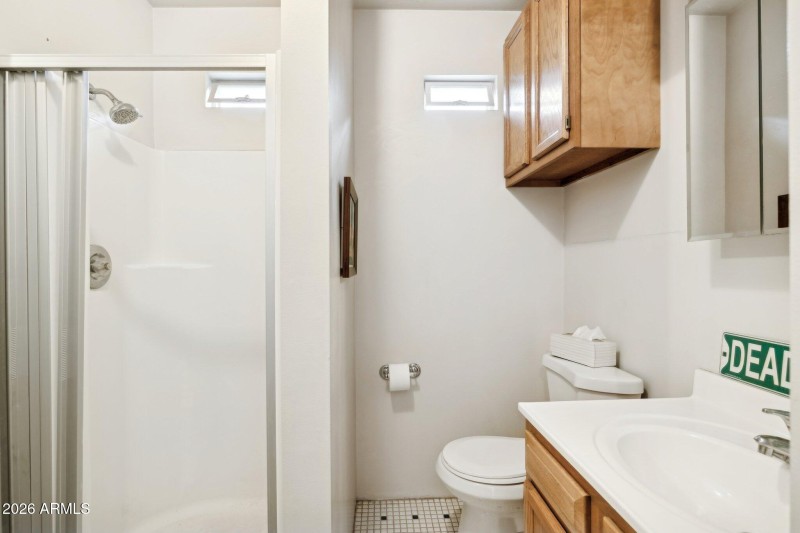 40-web-or-mls-146-e-mariposa-st