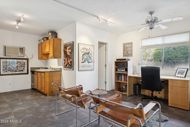 42-web-or-mls-146-e-mariposa-st