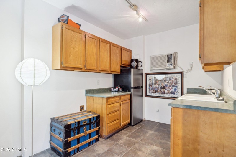 45-web-or-mls-146-e-mariposa-st