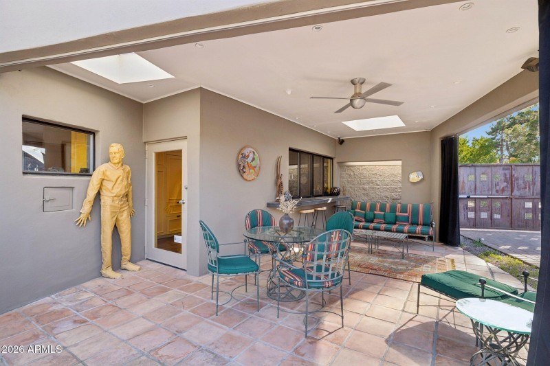 46-web-or-mls-146-e-mariposa-st