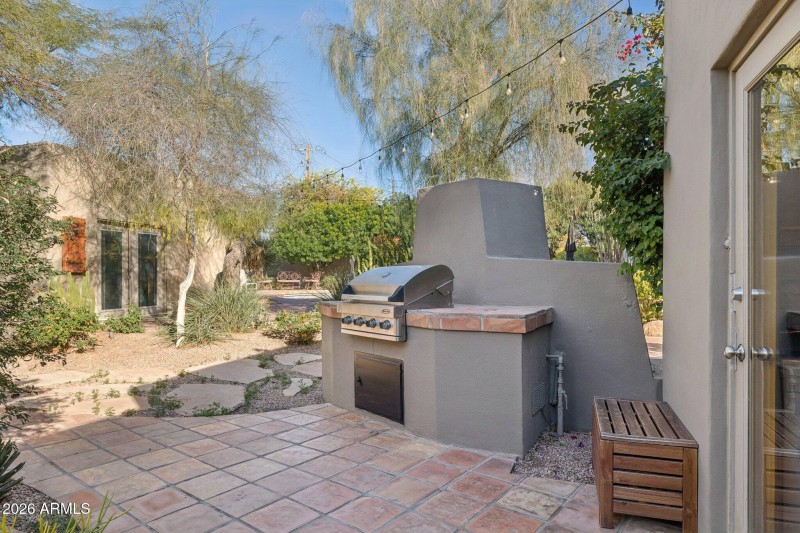 48-web-or-mls-146-e-mariposa-st