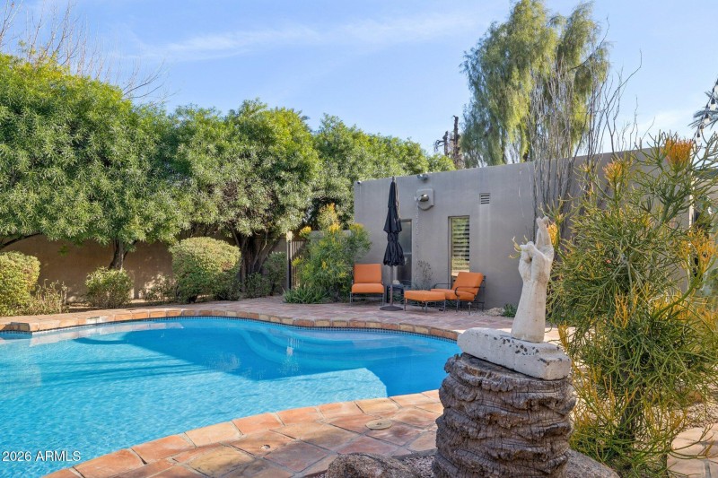 53-web-or-mls-146-e-mariposa-st