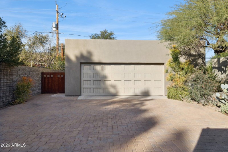 59-web-or-mls-146-e-mariposa-st