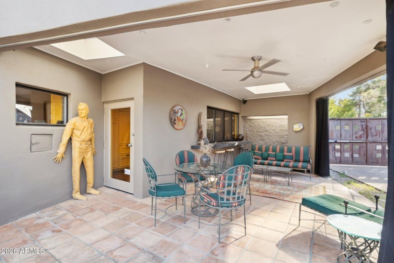 61-web-or-mls-146-e-mariposa-st