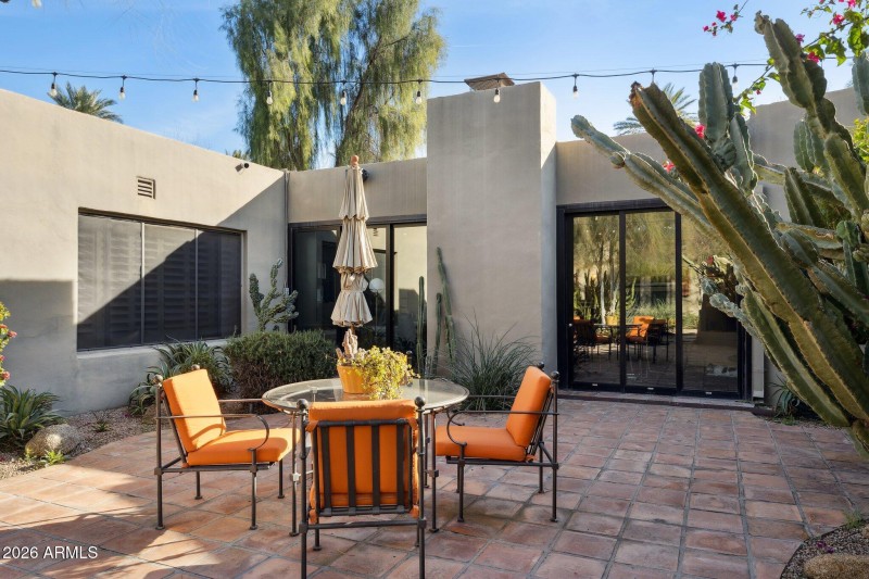 65-web-or-mls-146-e-mariposa-st