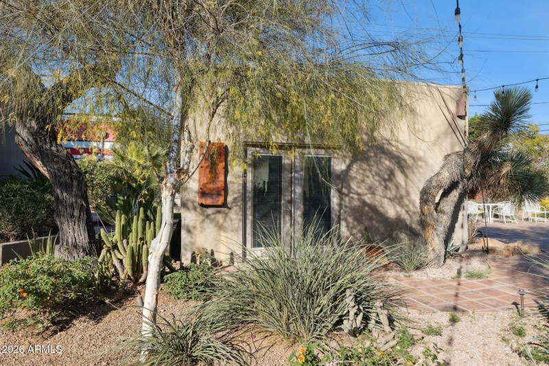 72-web-or-mls-146-e-mariposa-st