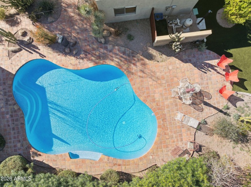 88-web-or-mls-146-e-mariposa-st