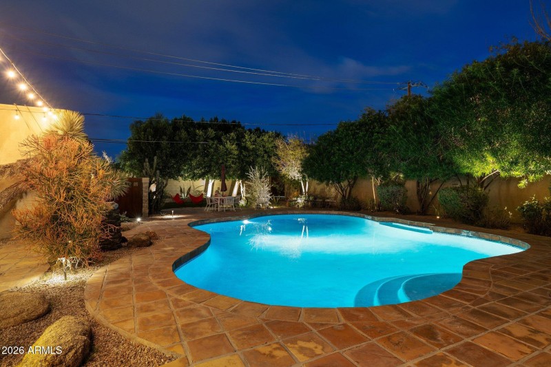 106-web-or-mls-146-e-mariposa-st