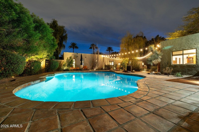 108-web-or-mls-146-e-mariposa-st