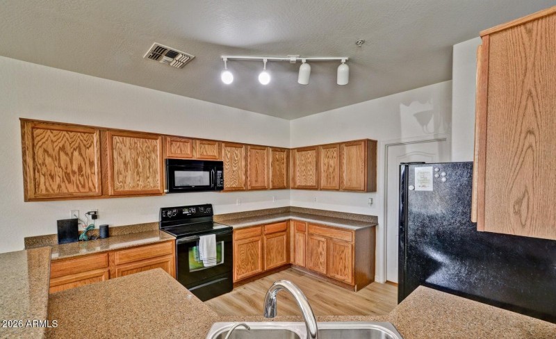 20211031184153374621000000-o