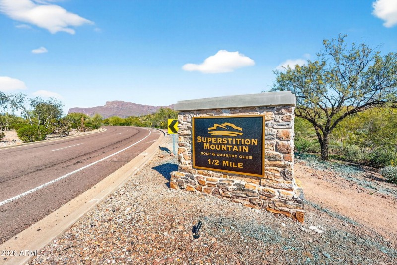 62-web-or-mls-53-E San Cristobal Way