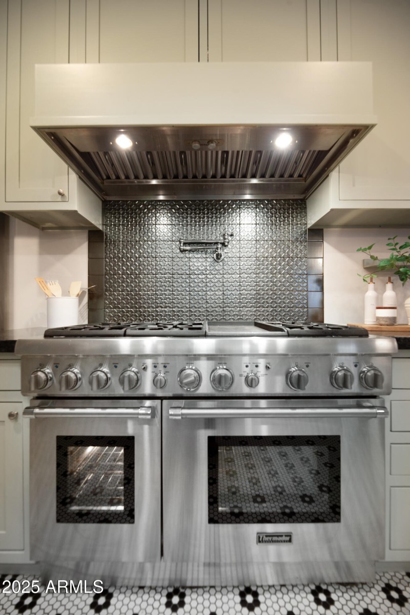 16 Thermador Ovens and Range