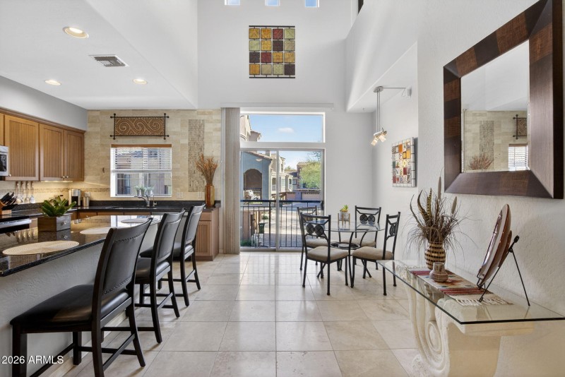 Eat-in Kitchen area2