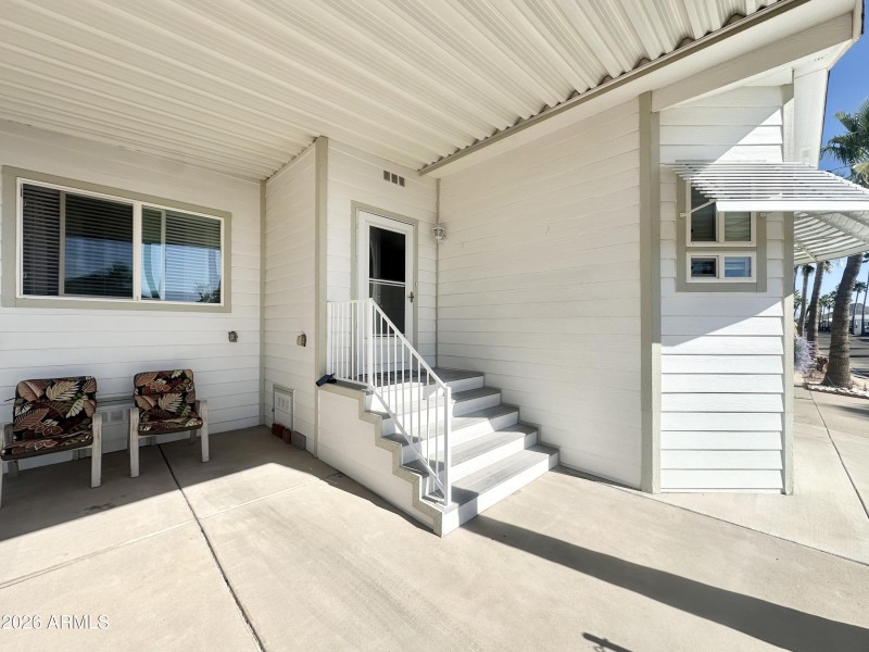 EXTRA WIDE ENTRY STEPS