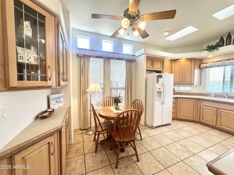 BEAUTIFUL DINING AREA