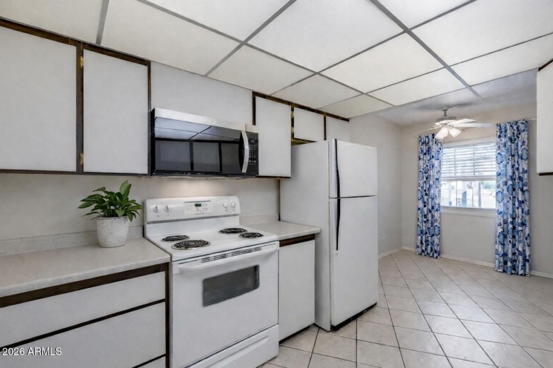 Empty Kitchen - Boswell