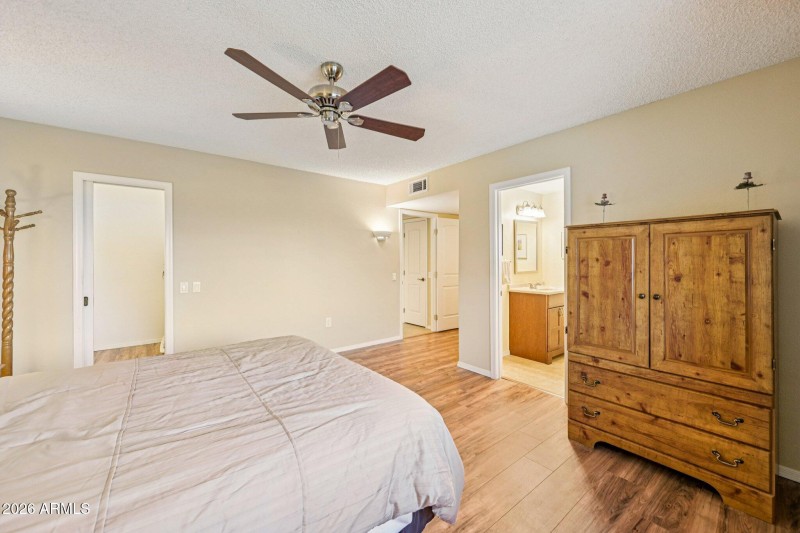 24-web-or-mls-W Titan Ct-S0302-024