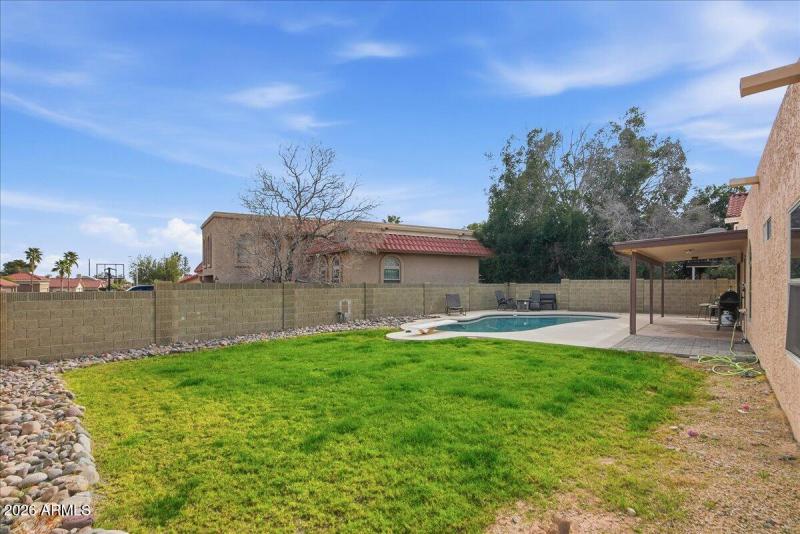 45-12627 S 38th Pl_RedHogMedia