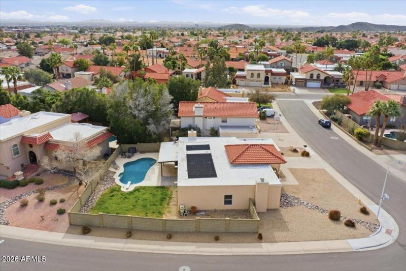 55-12627 S 38th Pl_RedHogMedia