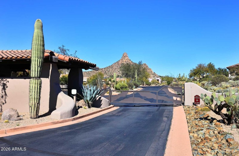 Eagles Glen-Gated Entrance