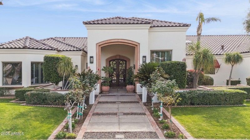 10855 E Gold Dust Ave.