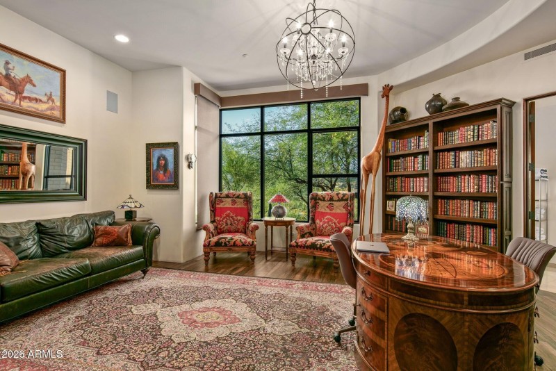 040_Dignified Office Ensuite