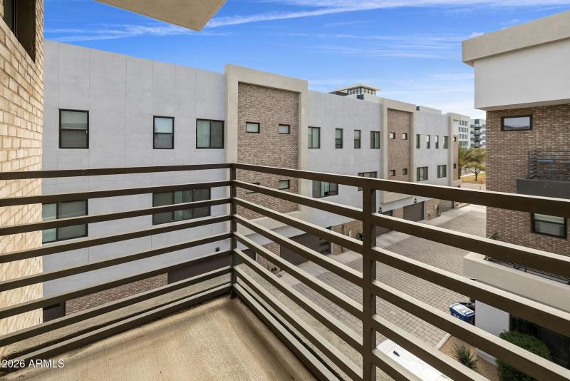 60-web-or-mls-_TM_4084