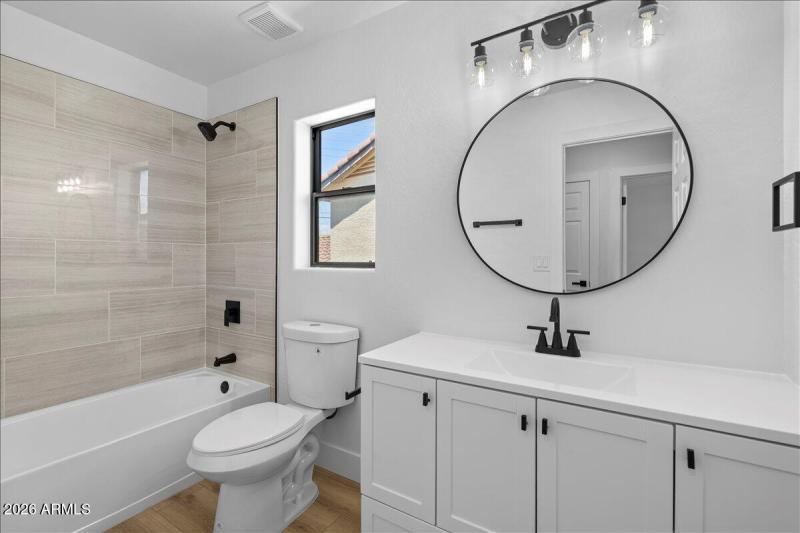 guest bathroom upstais