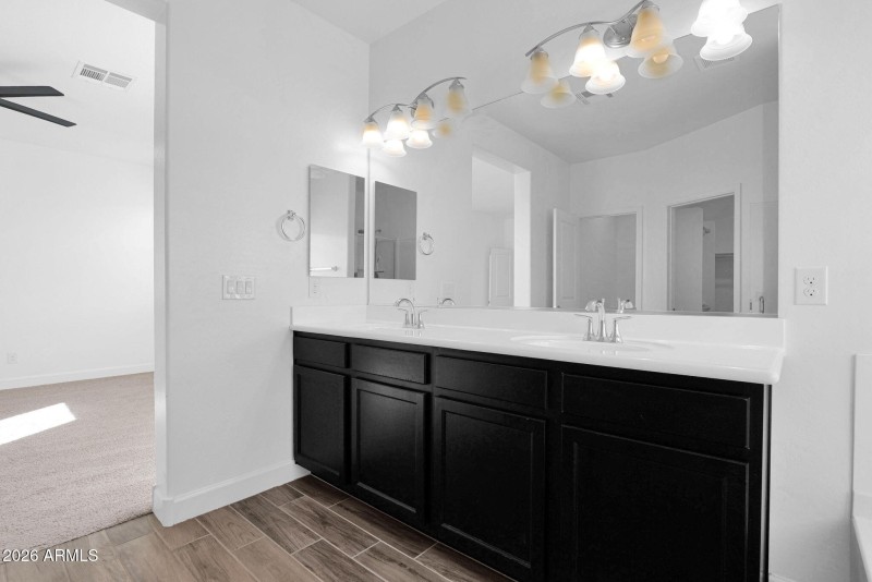 24-web-or-mls-P1481713