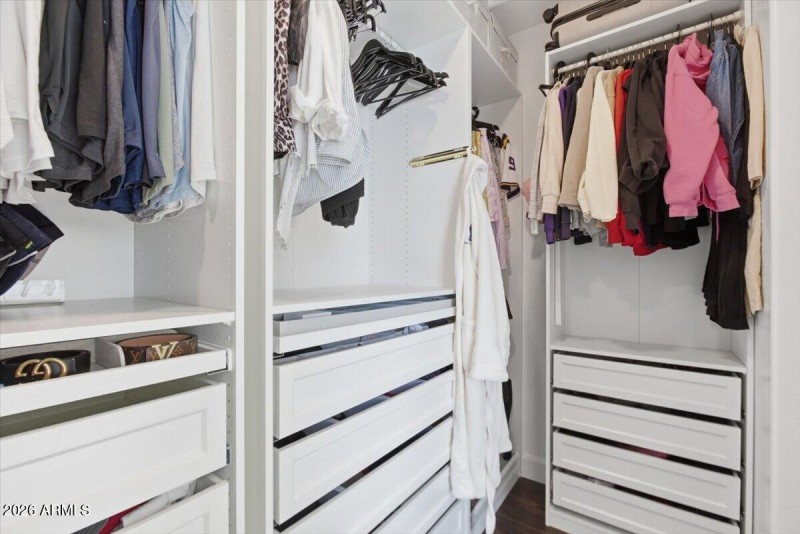 Professional closet organizer